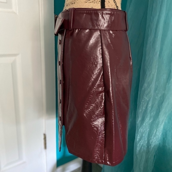 J.O.A New Women’s Large Maroon Pleather Faux Leather Button Down Skirt with Belt - Picture 11 of 12